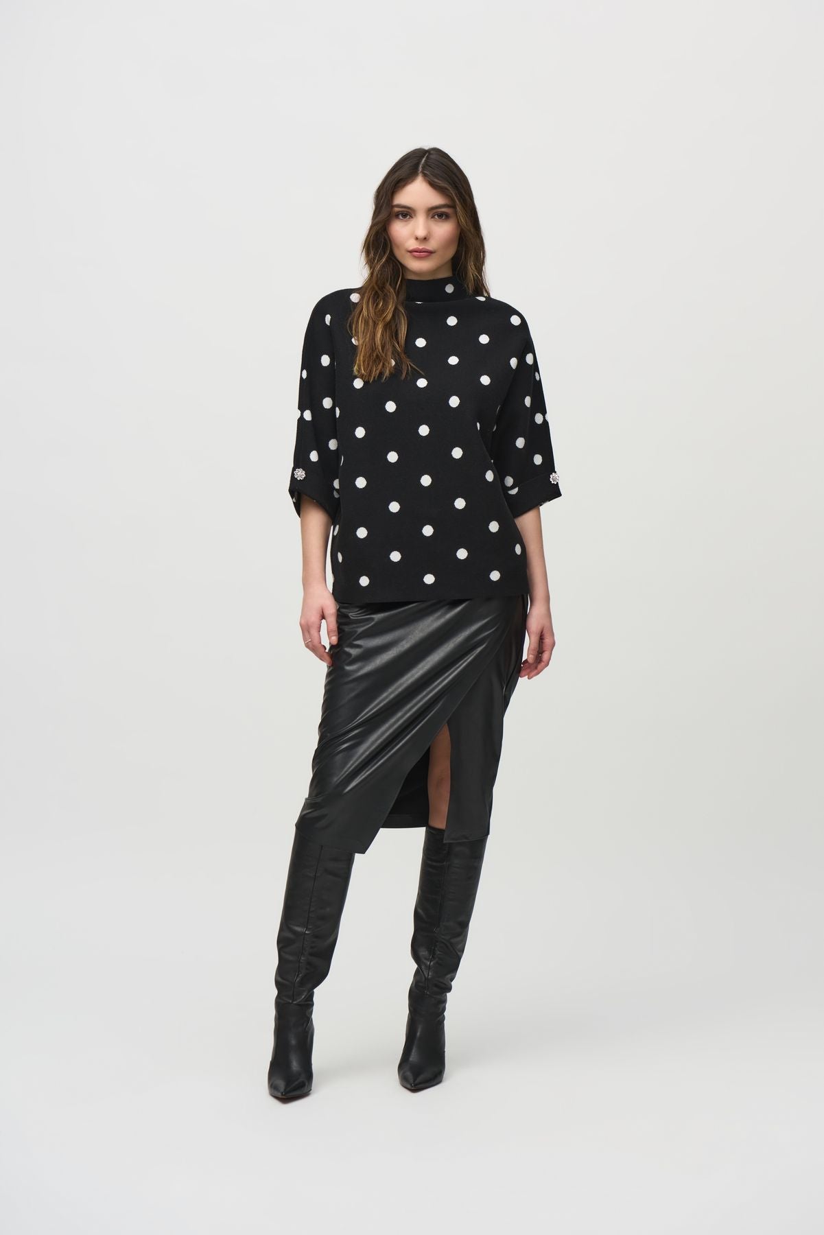 244936 Pullover con stampa a pois in maglia jacquard