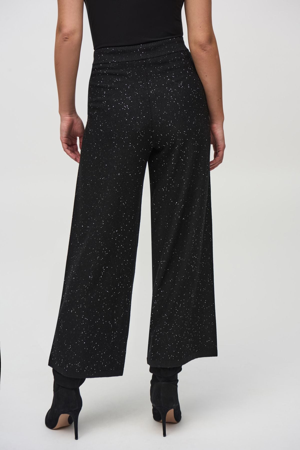 244922 Pantaloni culotte in maglia con paillettes