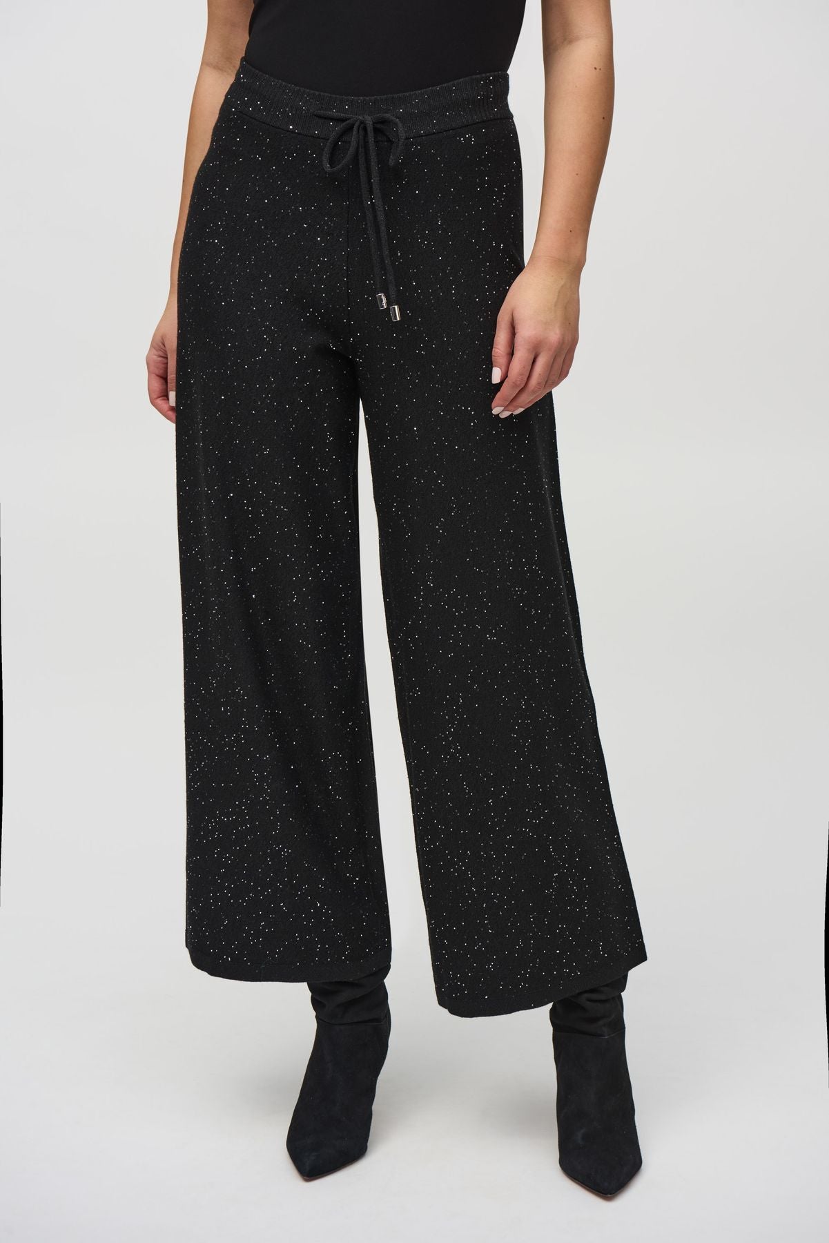 244922 Pantaloni culotte in maglia con paillettes