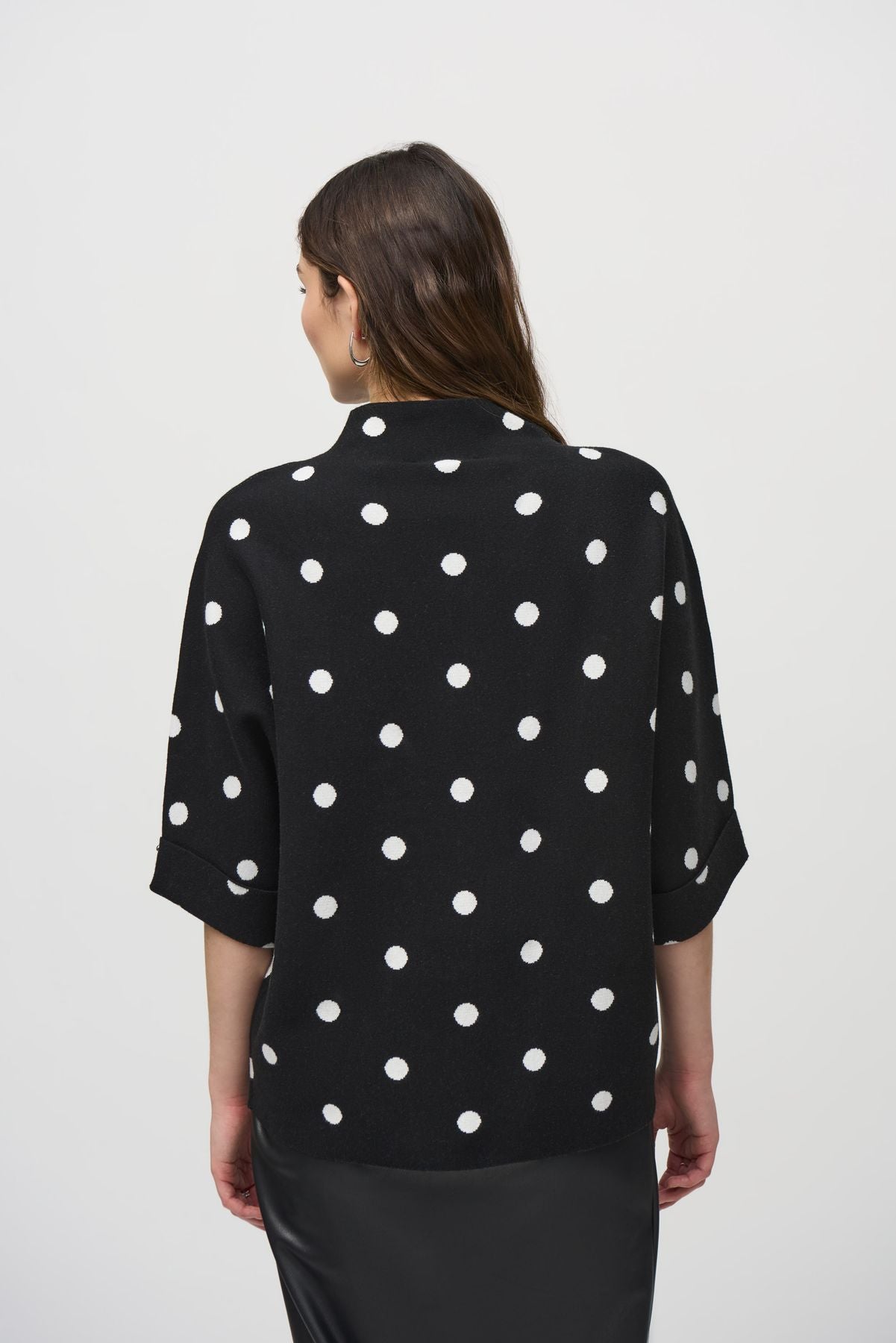 244936 Pullover con stampa a pois in maglia jacquard